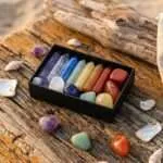 Cajita regalo con 14 piedras naturales para yoga, reiki y meditaciones