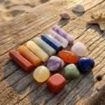 Cajita regalo con 14 piedras naturales para yoga, reiki y meditaciones