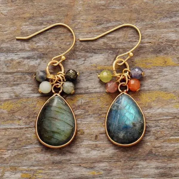 Pendientes boho del equilibrio hormonal con piedras de labradorita