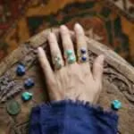 Anillo vintage ajustable del poder de la naturaleza con piedras naturales