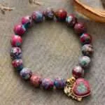 Pulsera del corazón sin miedo con piedras de jaspe y dije chapado en oro
