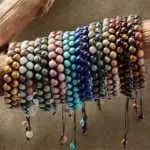 Pulsera bohemia ajustable para hombre con varias piedras naturales