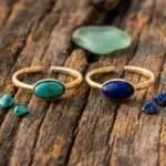 Anillo del doble poder con piedra de lapislázuli o turquesa