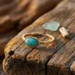 Anillo del doble poder con piedra de lapislázuli o turquesa