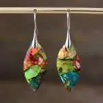 Pendientes boho en forma de hoja de colores con piedras de jaspe