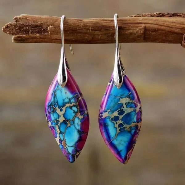 Pendientes boho en forma de hoja de colores con piedras de jaspe