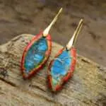 Pendientes boho en forma de hoja de colores con piedras de jaspe