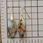Pendientes boho en forma de hoja de colores con piedras de jaspe