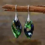 Pendientes boho en forma de hoja de colores con piedras de jaspe