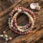 Collar Japa Mala 108 cuentas con amazonita, rodonita y dije flor de loto