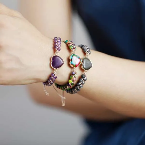 Pulsera del corazón contento con piedras de amatista, jaspe o rodonita