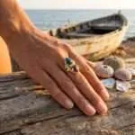 Anillo elegante de la doble piedra semipreciosa de apatita y amatista