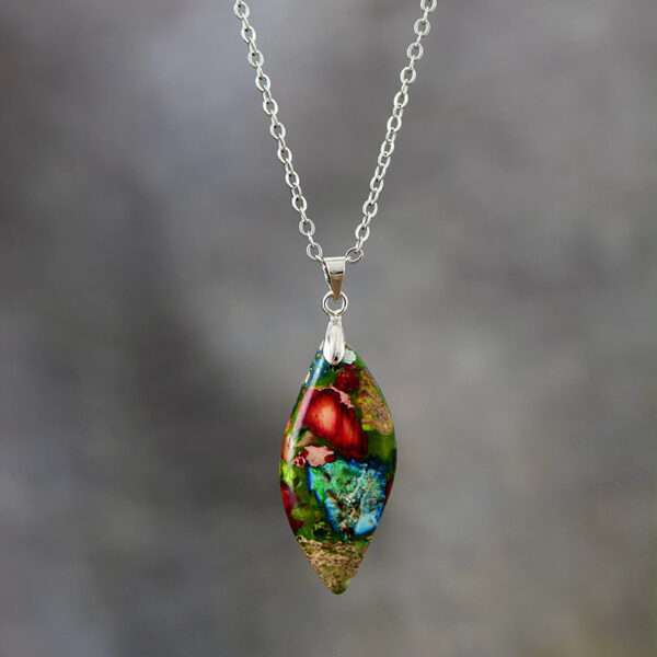 Collar de la alegría chapado en oro con piedra de jaspe multicolor