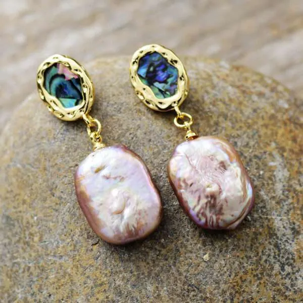 Pendientes bohemios de perlas de agua dulce y conchas de abulón