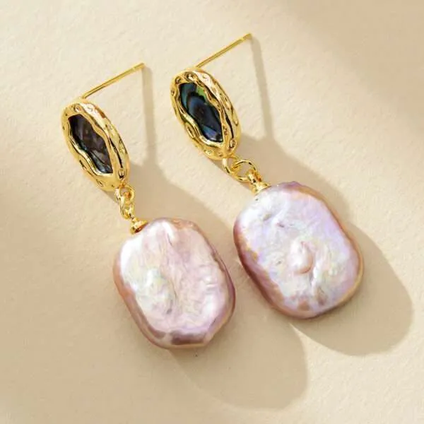 Pendientes bohemios de perlas de agua dulce y conchas de abulón