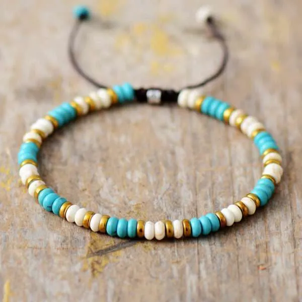 Pulsera boho chic de la calma de la ira con piedras de turquesa o sodalita