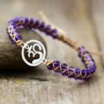 Pulsera símbolo OM de la unidad con lo supremo con amatista