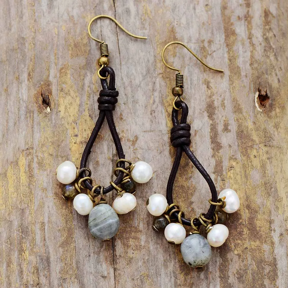 Pendientes del chakra corazón con labradorita y perlas de agua dulce Pendientes del chakra corazón con labradorita y perlas de agua dulce