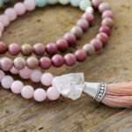 Collar Japa Mala 108 cuentas con amazonita, rodonita, cuarzo rosa y cuarzo cristal