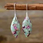 Pendientes bohemios de la nieve que no se deshace con piedras de jaspe