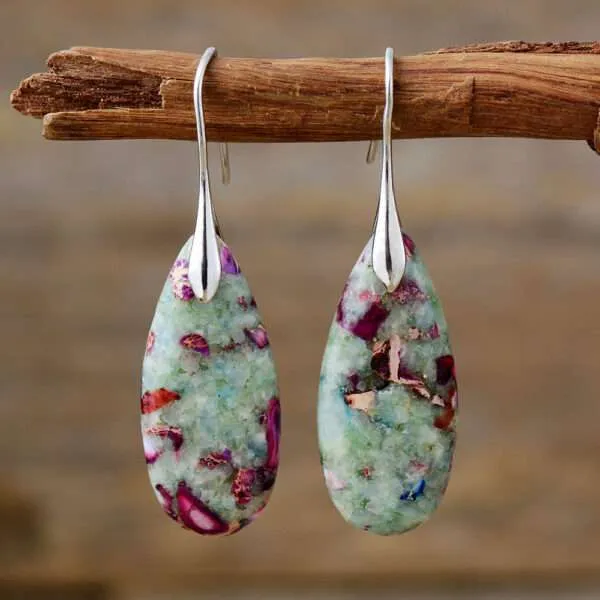Pendientes bohemios de la nieve que no se deshace con piedras de jaspe