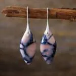 Pendientes bohemios de la nieve que no se deshace con piedras de jaspe
