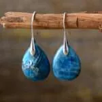 Pendientes boho de las tres piedras oscuritas con apatita, amatista o lapislázuli