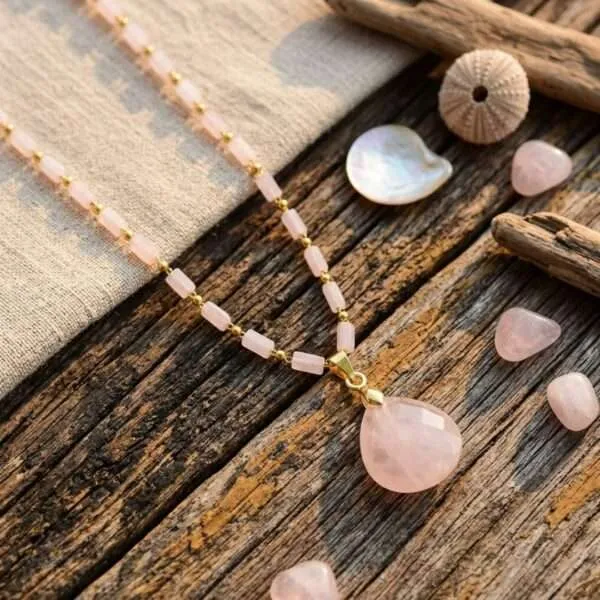 Colgante del susurro con piedras de cuarzo rosa, lapislázuli, aventurina o amazonita