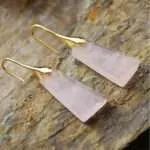 Pendientes bohemios de las 5 gemas naturales del equilibrio energético