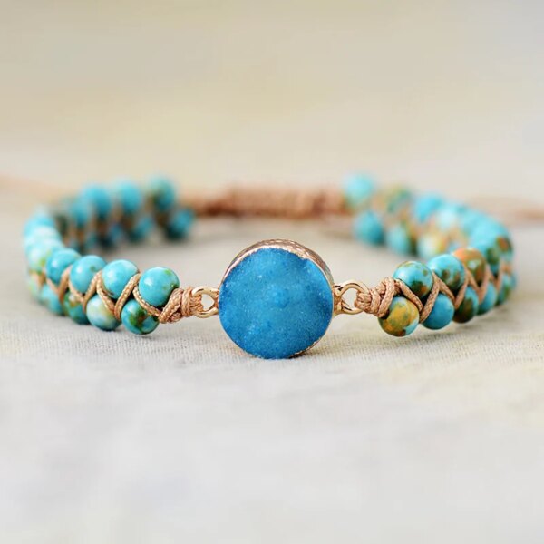 Pulsera del viajero seguro con drusa de cuarzo y cuentas de turquesa