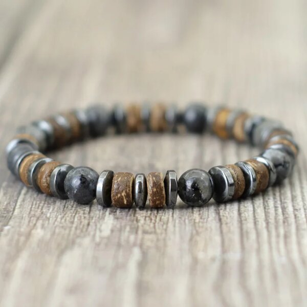 Pulseras bohemias con bolas de madera, hematita y gemas naturales