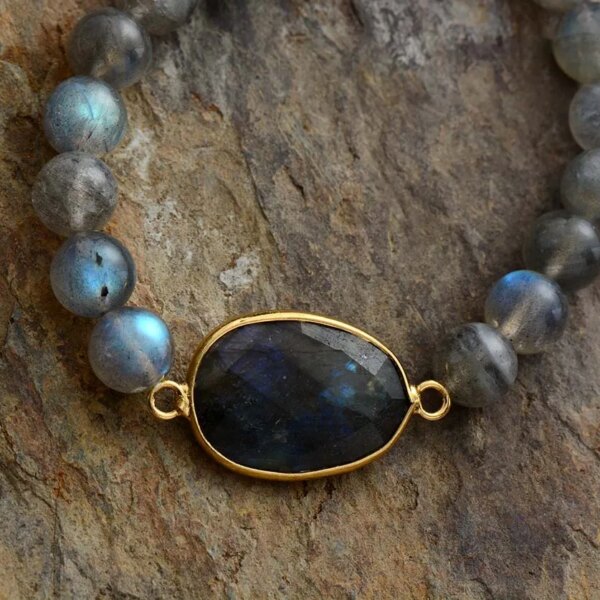 Pulsera elástica del equilibrio de las hormonas con labradorita o amatista