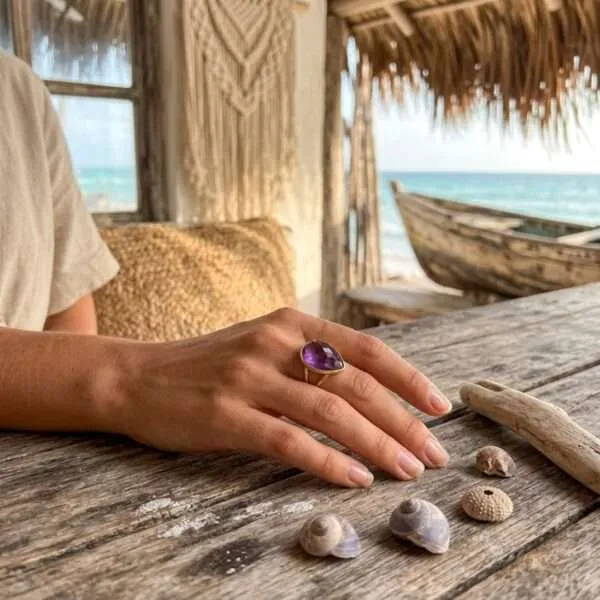 Anillo de mi pequeña piedra protectora en el camino