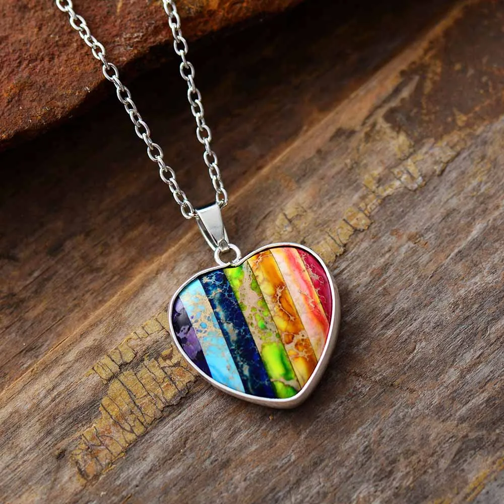 Colgante en forma de corazón del bienestar de los 7 chakras Colgante en forma de corazón del bienestar de los 7 chakras