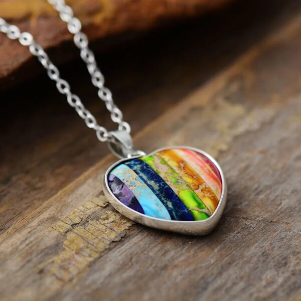 Colgante en forma de corazón del bienestar de los 7 chakras