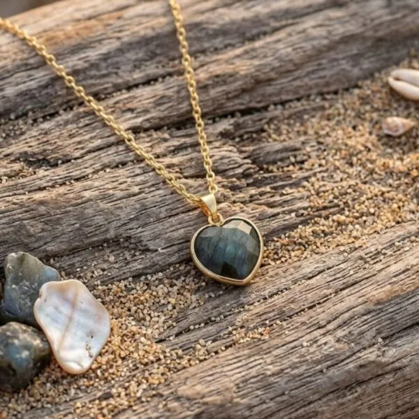 Collar del Amor Fructífero — Corazón de Piedra Natural