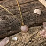 Collar del Amor Fructífero — Corazón de Piedra Natural