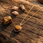 Collar del Amor Fructífero — Corazón de Piedra Natural