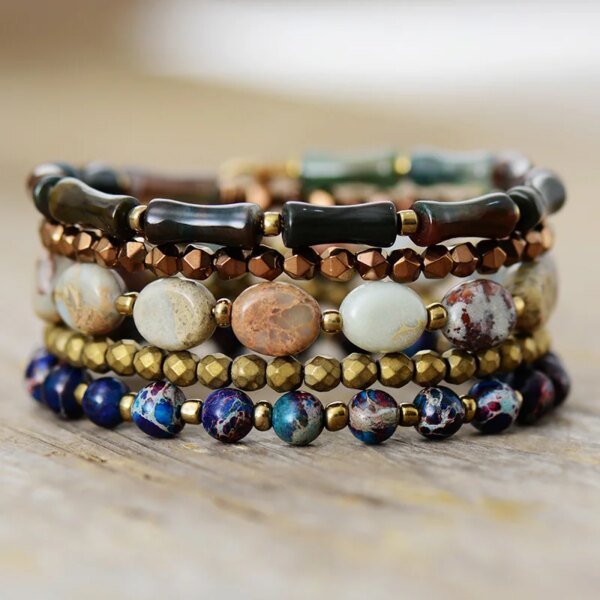 Pulsera boho chic del río creciente con piedras de ágata y jaspe