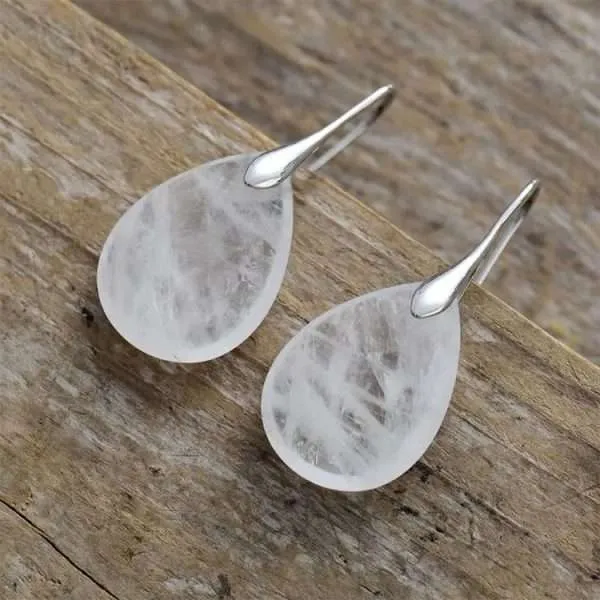 Surtido de pendientes variados bohemios con piedras semipreciosas