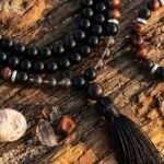 Conjunto Japa Mala 108 cuentas con ónix negro, ojo de tigre rojo y cuarzo ahumado
