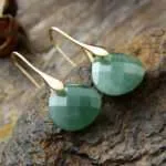 Pendientes de la clara percepción con 6 piedras naturales facetadas