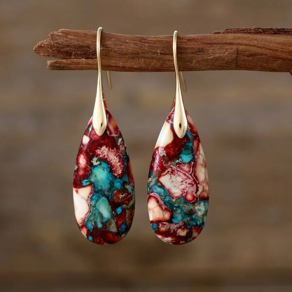 Pendientes art déco del géiser submarino con piedras de jaspe