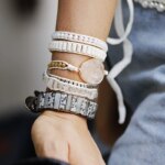 Pulsera vegana del oleaje cristalino con piedras de cuarzo cristal