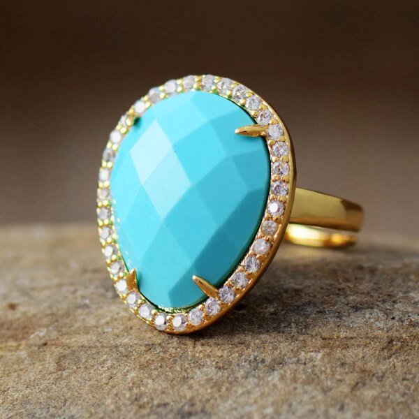 Anillo de la fuerte lealtad con turquesa estabilizada y circonita