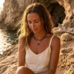 Collar del cielo estrellado con corazón de lapislázuli y piedras naturales