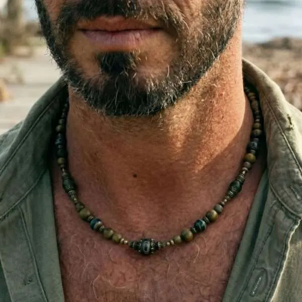 Collar boho para hombre con cuentas de madera de sándalo y ágata