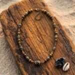 Collar boho para hombre con cuentas de madera de sándalo y ágata