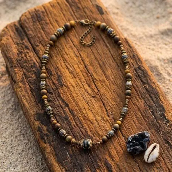 Collar boho para hombre con cuentas de madera de sándalo y ágata