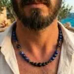 Collar boho para hombre con piedras de turquesa africana o lapislázuli
